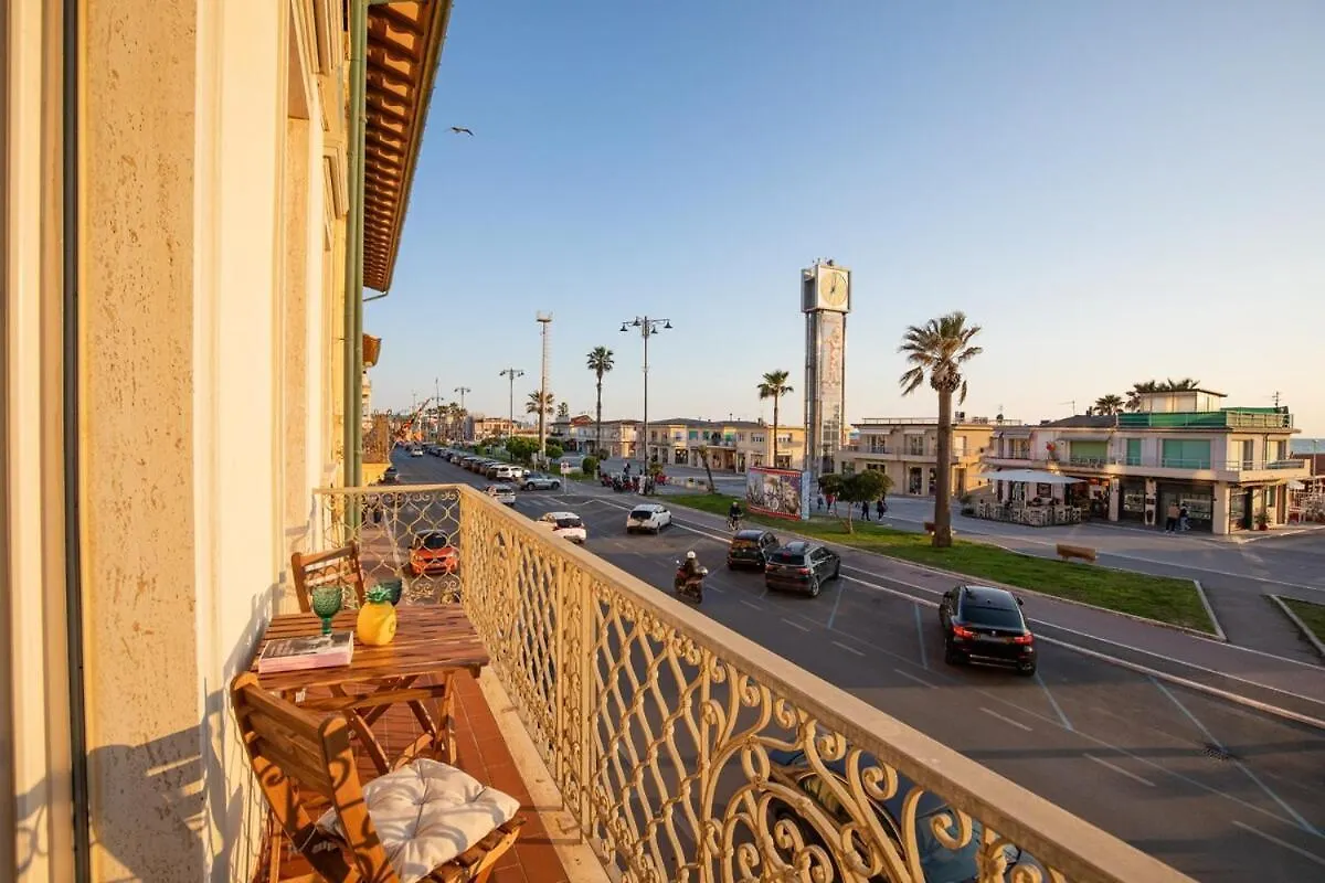 Vistamare, Superior Stay On Viareggio'S Promenade 0*, ヴィアレッジョ