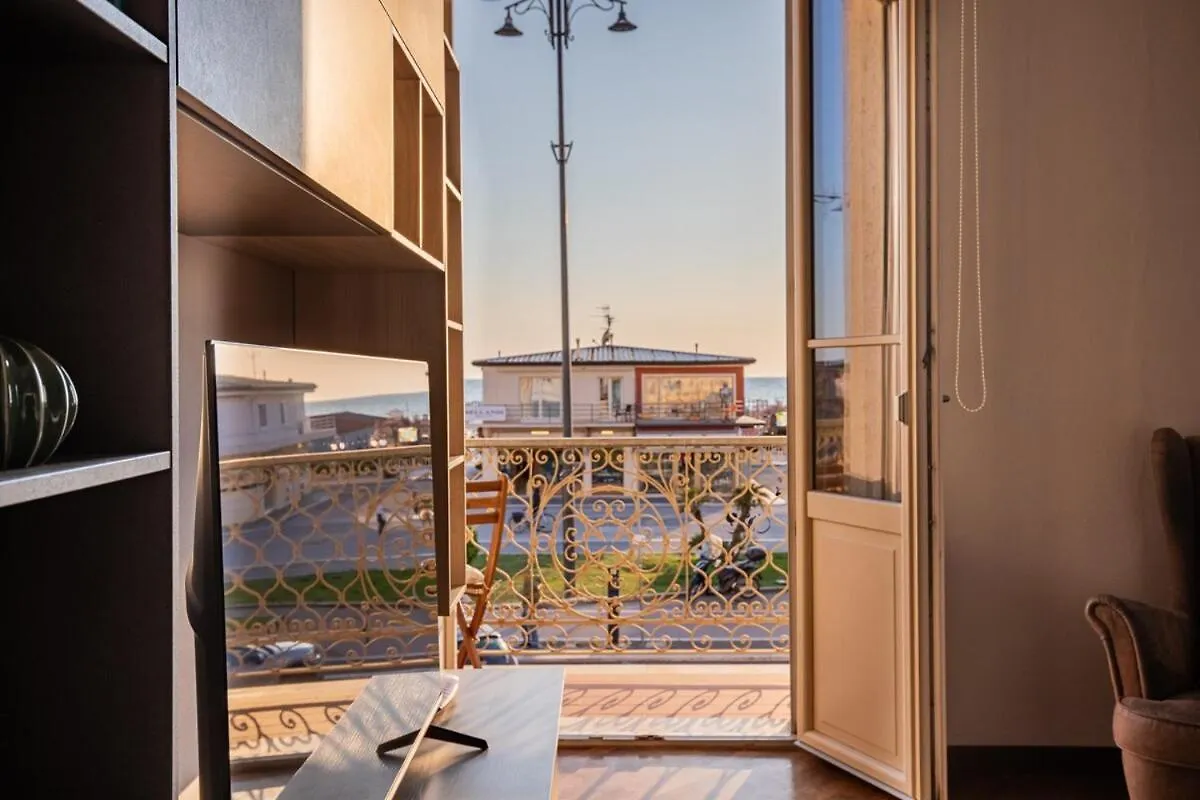 Vistamare, Superior Stay On Viareggio'S Promenade 0*, ヴィアレッジョ イタリア