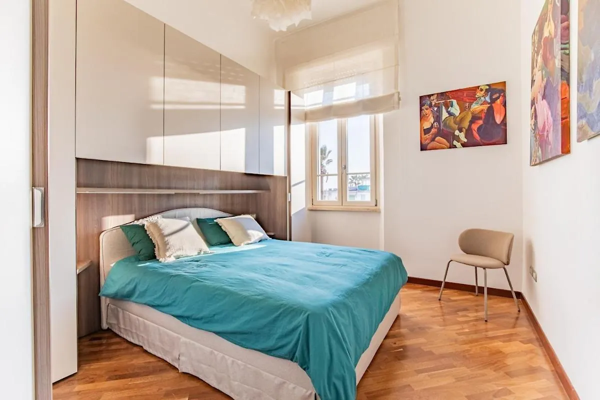Vistamare, Superior Stay On Viareggio'S Promenade アパート ヴィアレッジョ